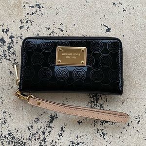 Michael Kors Wallet Wristlet